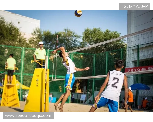 沙滩排球新疆队卡德丽叶组合小组全胜，晋级淘汰赛